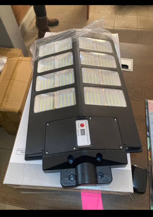 Lampadaire Solaire 8000W — La lumière du futur pour vos grands espaces